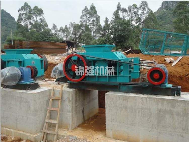 雙對輥式破碎機,環保型對輥破碎機(圖2) 雙對輥式破碎機,環保型對輥破碎機(圖2)